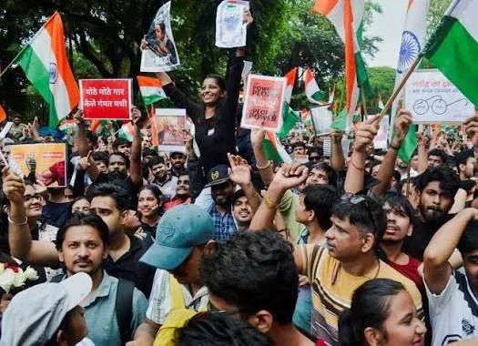 Covering a public rally